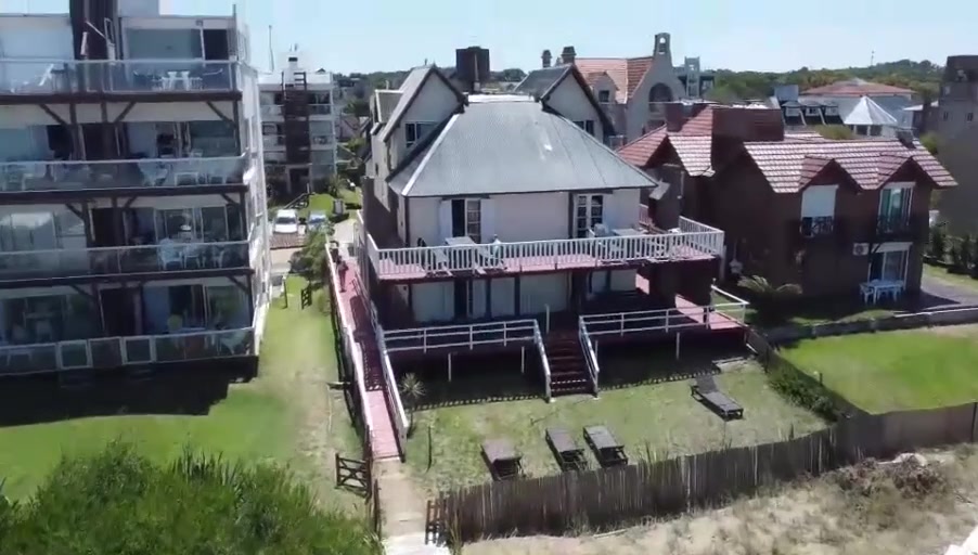 Los edificios de 5 Soles vistos desde la playa